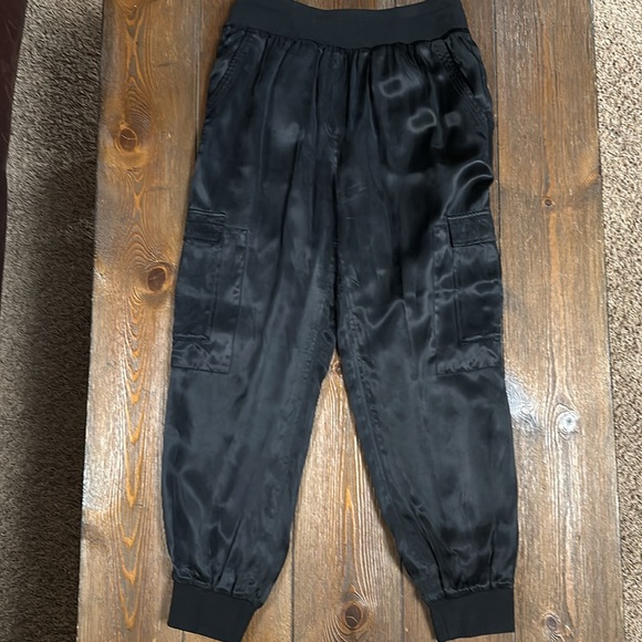 Ellie Tahari Washed Satin Cargo Joggers - Picture 2 of 12